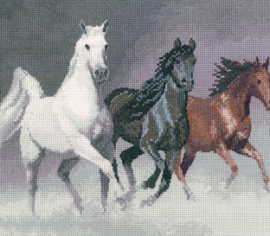 Дикие лошади//Wild Horses HC1022 Heritage Crafts - Салон рукоделия 