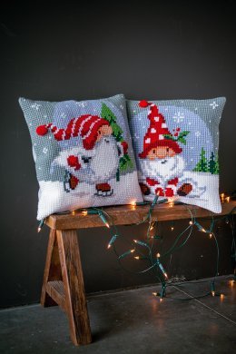 CHRISTMAS GNOME ON ICE PN-0188660 VERVACO