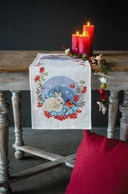 Snow hare and goldfinch Сніжний заєць і щиголь PN-0196730 Доріжка для столу Vervaco - Салон рукоділля